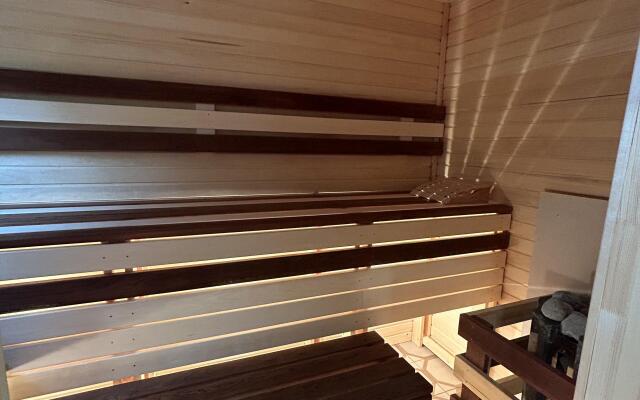 Частный дом Брусничный Коттедж с сауной