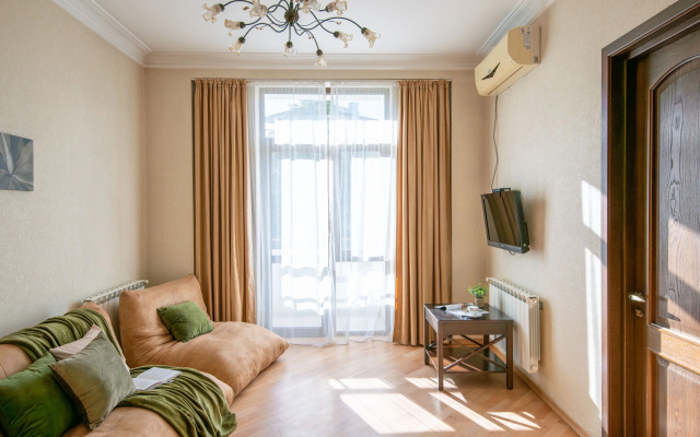 Апартаменты in Central Vake with City View