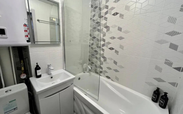 Квартира Ваш Рантье на Полярных Зорях 25/1 в Доме Художника