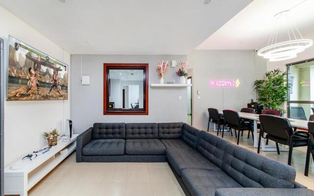 Mini hotel Berloga Holiday Homes JBR
