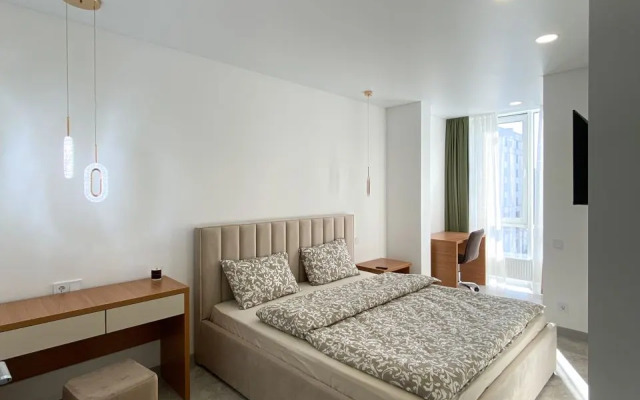 Апартаменты с кроватью 180 см, ванной и панорамными окнами, 17 этаж