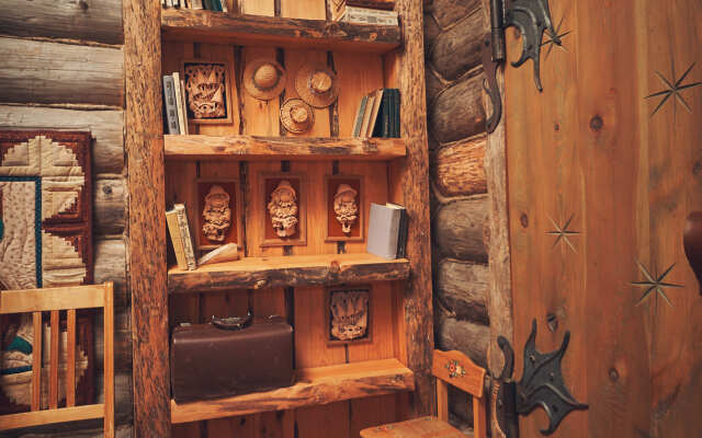 Shale Zaimki Boutique Hotel