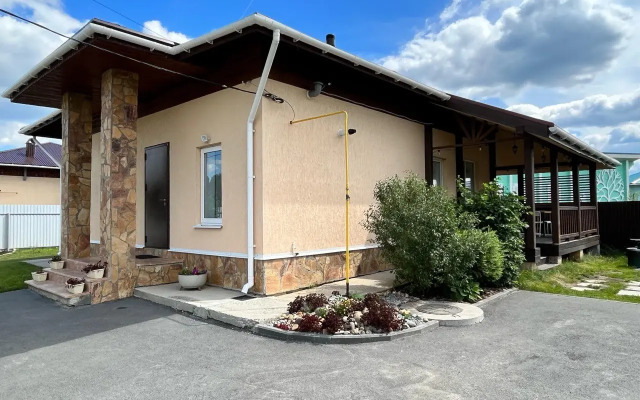 Zagorodny Dom S Terrasoy Private house