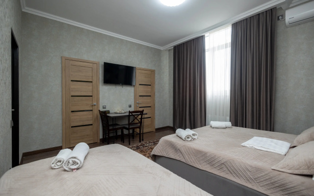 Hotel Iris