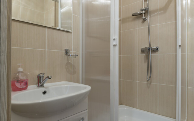 Admirala Cherkova 18/1 Flat