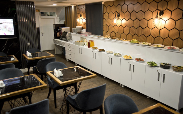 Nova City Hotel