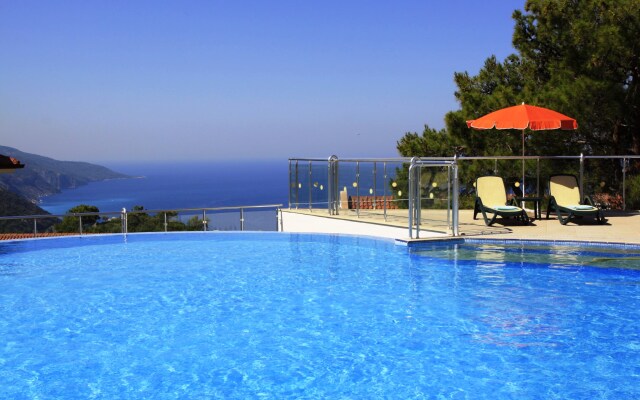 Golden Life Heights Deluxe Suite Hotel