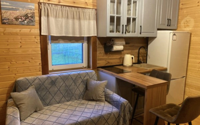 Частный дом у речки для семейного отдыха