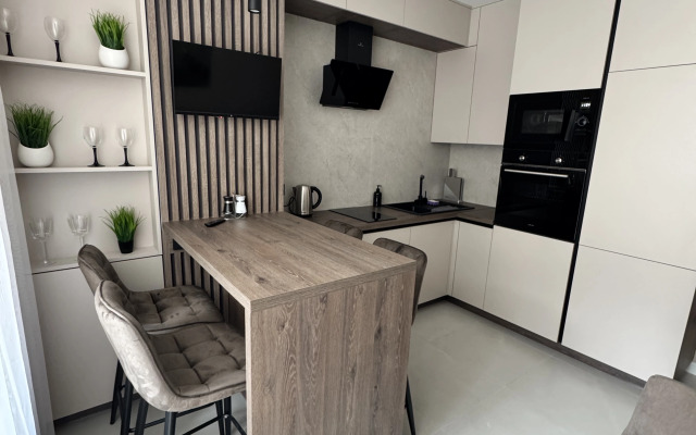 Uyutnaya Novaya S Shikarnym Raspolozheniem Flat