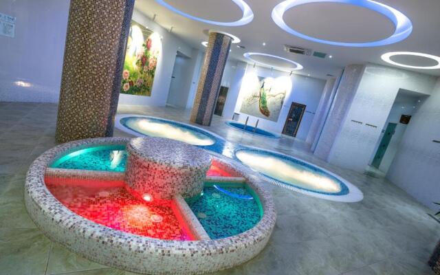 Grand Spa Avax Hotel