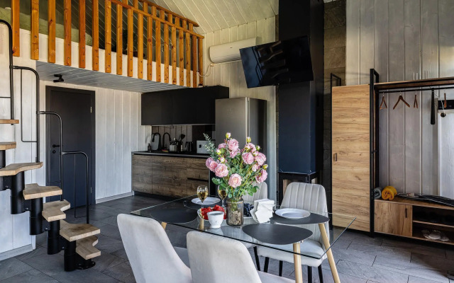 Частный  Дом с баней в поселке бизнес-класса