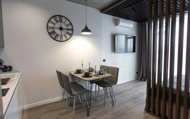 Sovpemennaya Studiya-Loft C Dizajnerckim Pemontom Flat