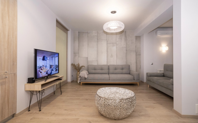 Istoriya u Kremlya Flat
