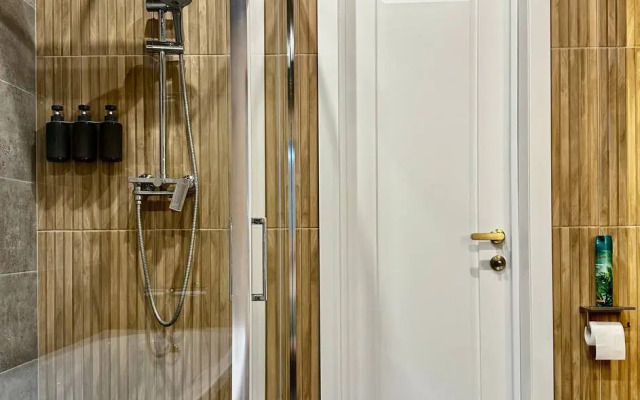 Частный дом DreamVille на Склоне с Чарующим Видом на Лес