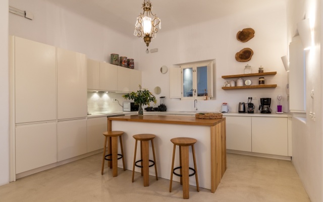 El Palacio Mykonos Villa