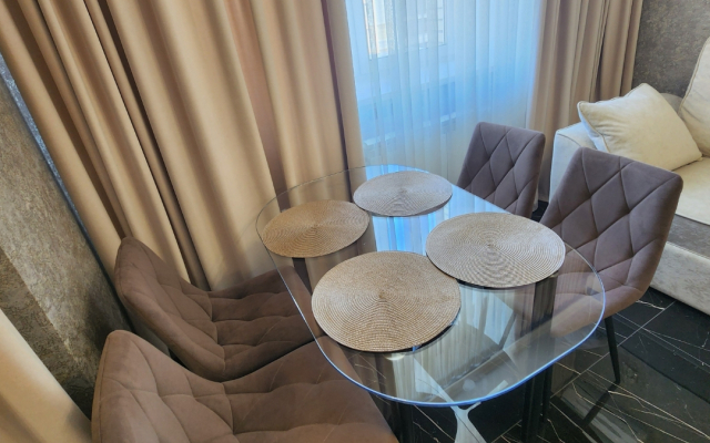 Krasivaya kvartira v tsentre Omska Flat