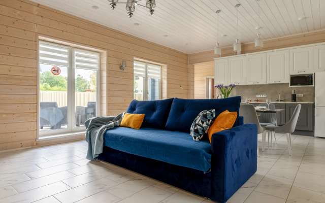 Частный дом Коттедж у озера на Речной