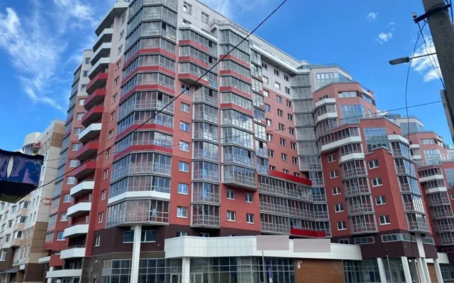 Barhat s balkonom v centre goroda Apartments