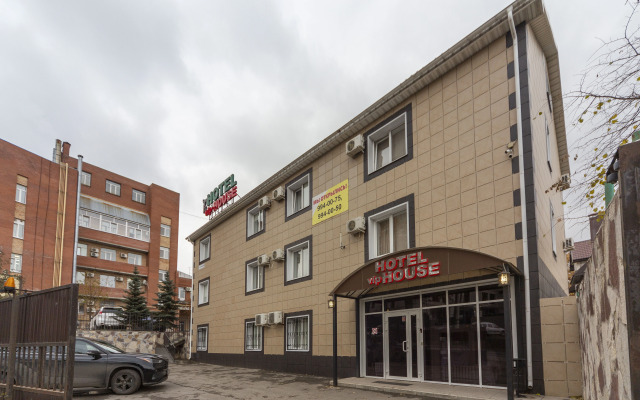 Vip Khaus Hotel