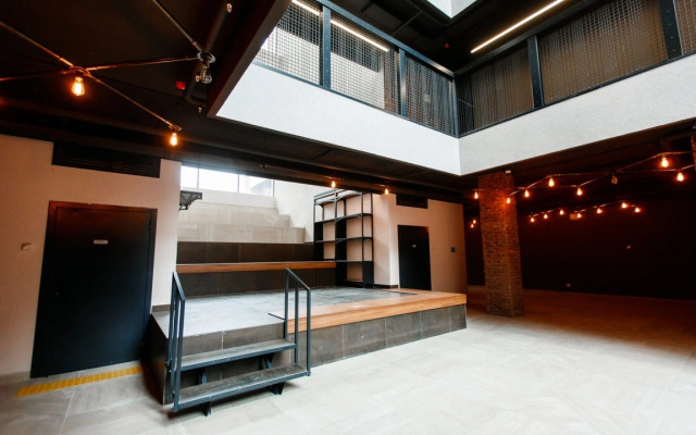 37m s Krovatyu i Divanom Apartment