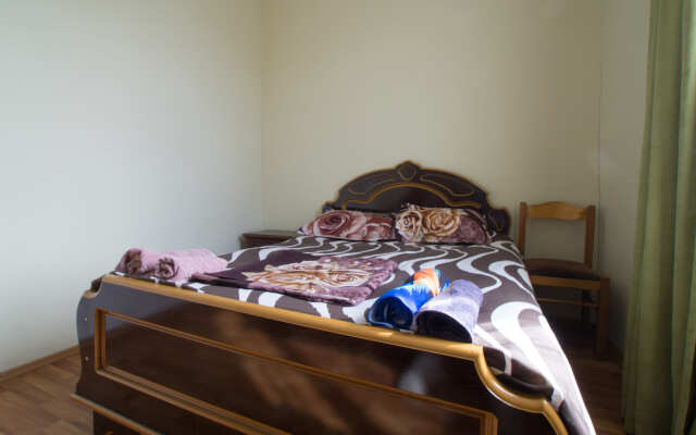 Rezo's Ranch Guest House