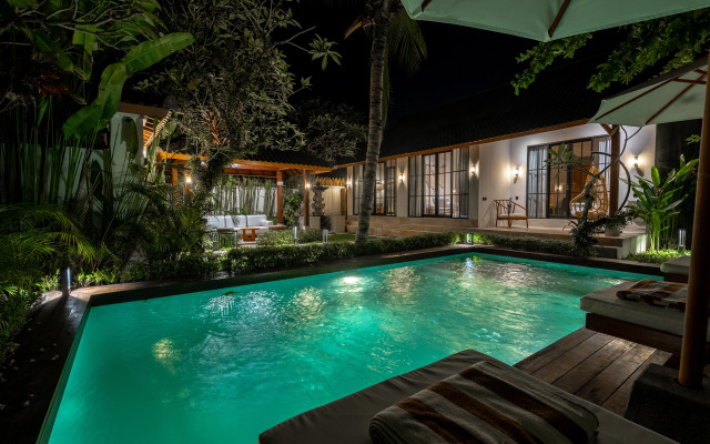 Hijau by EVDEkimi – Charming 2BR Escape with Pool, Outdoor Lounge, Lush Garden – Long Stay Extras Villa