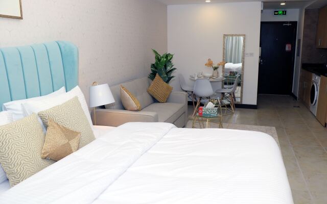 Cosmos Living - Goldcrest Views1 Apartments