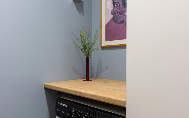 Stilnaya Dizaynerskaya V Odnom Iz Uyutnykh Rayonov Peterburga Flat