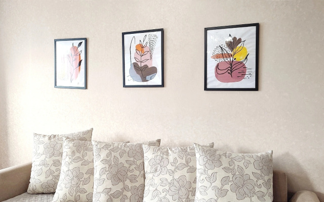 Квартира 2-комнатная в Омске на Петра Ильичева 4