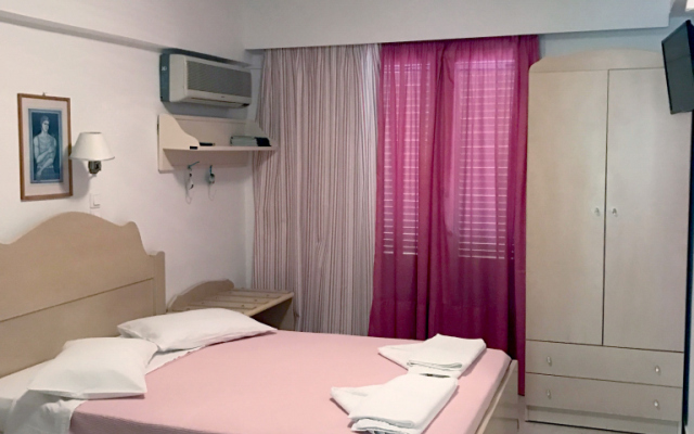 Leonardos Apartments