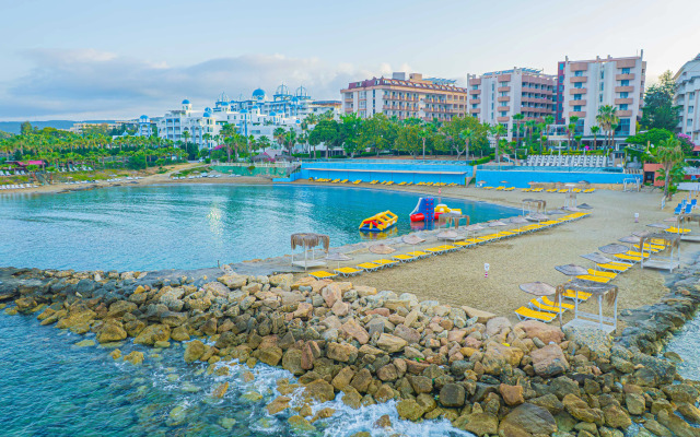 Pyxis Point Hotel - All Inclusive