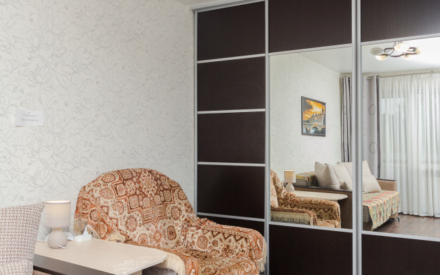 On Leningradskaya 8 Flat