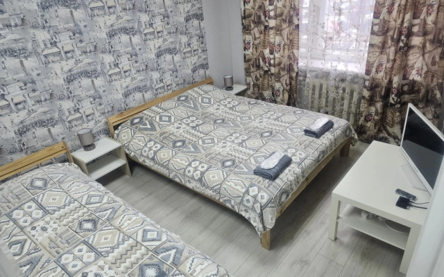 Dvuhkomnatnye ryadom s parkom SHvejcariya Apartments 1