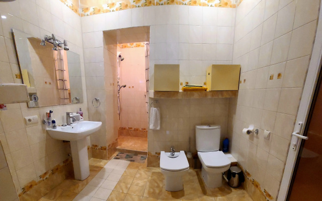 2-Komnatnye Na Naberezhnoy Flat