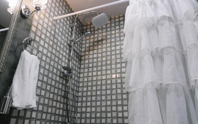 Simon's Boutique Hotel