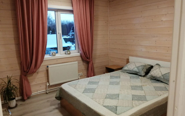 Chastnyij Dom s Verandoj i Saunoj Private House