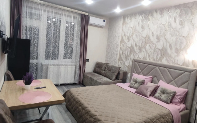Shikarnaya Studiya Tesla Flat