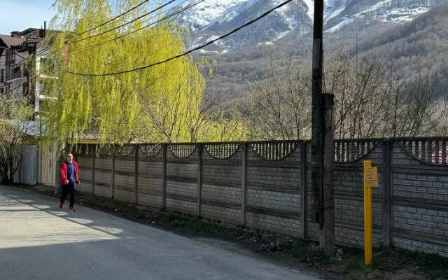 Квартира с отдельной спальней и видом на горы на Березовой 28/1 Я на море
