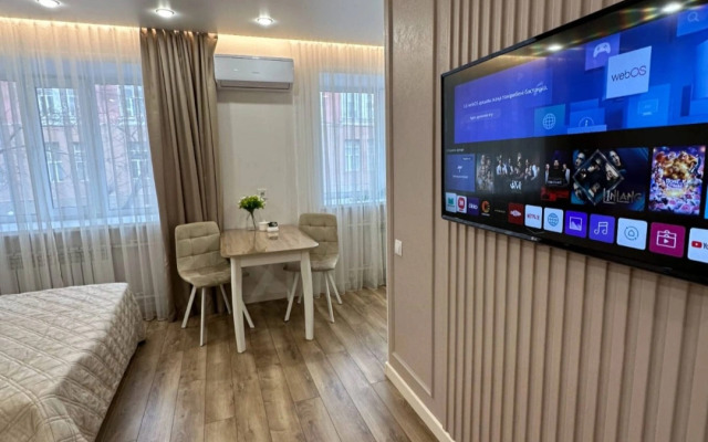 Uyutnaya Kvartira v Tsentre Goroda Flat