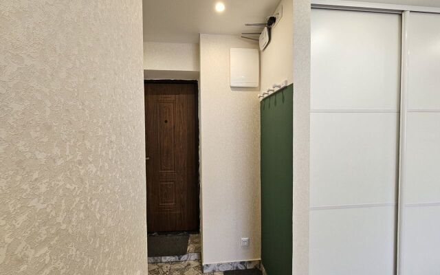 Na Ulitse Melnikayte 90A Flat
