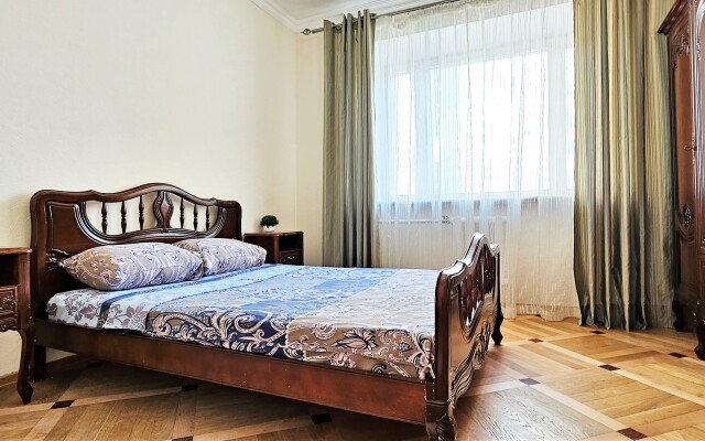 Dobry Dom ryadom s Tsvetnym Bulvarom Apartments