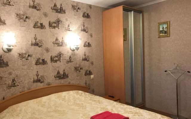 Апартаменты 3 комнаты в Центре рядом с Электричкой на Море