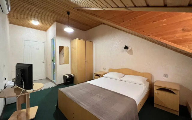 Paluba Guest House
