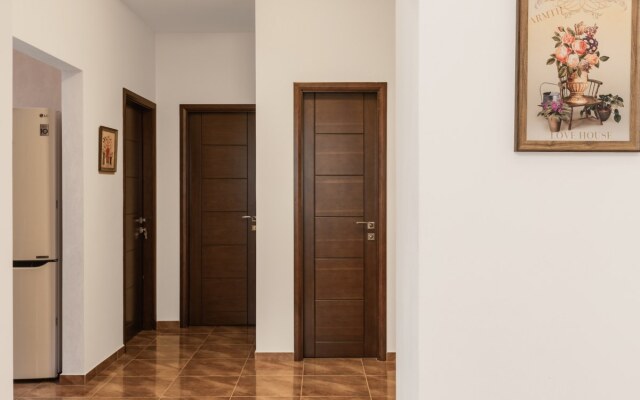 On Amiryan Str. 4/6-120 Apartments