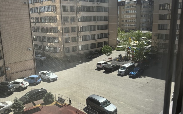 1-K Na Krasnodarskoy Flat