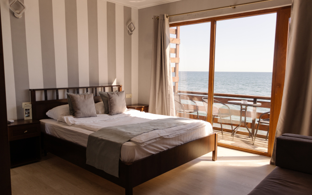 Freedom3 Hotel