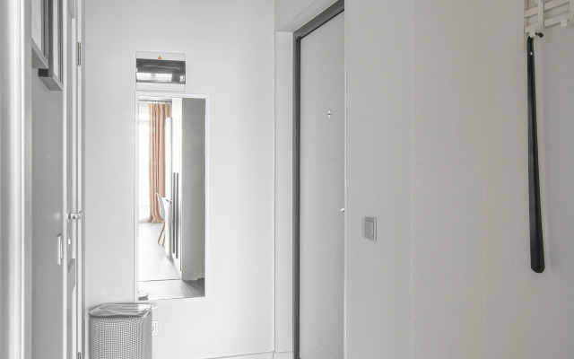 Апартаменты MyHomeYourHome на Дальневосточном проспект 19 к1