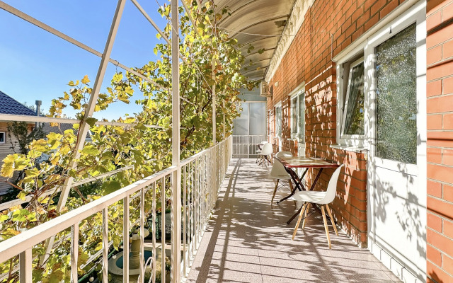 Famar Guest house