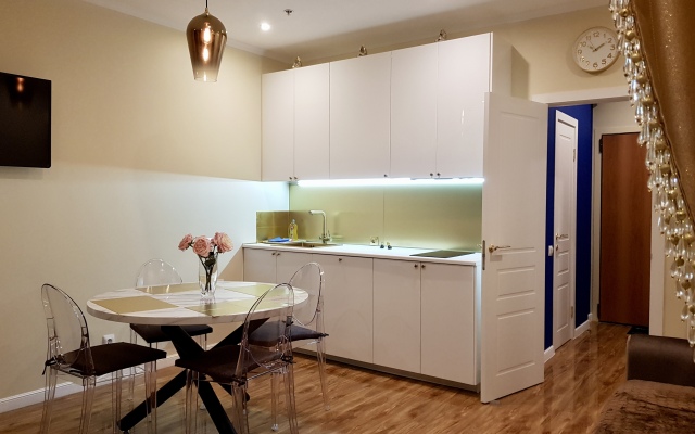 Golden Deluxe U Tts Aviapark Apartments