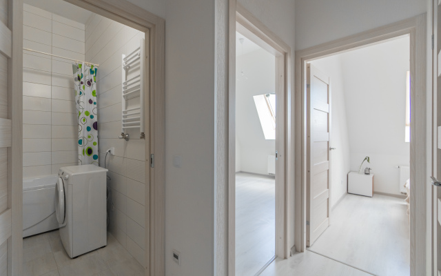 Апартаменты Двухкомнатная Квартира на Мансардном Этаже